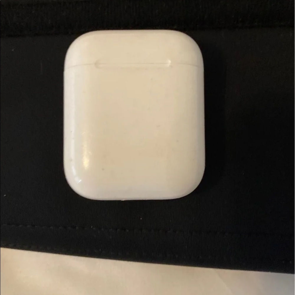 apple airpods with case